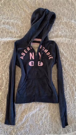 Fit_it on Instagram: "New drop ✨ Dm us with screenshot ✨😊"