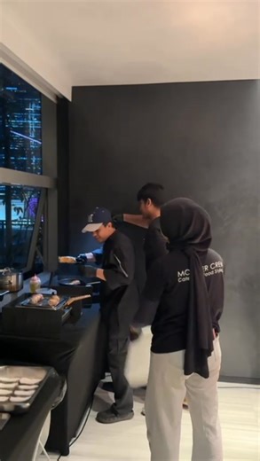 Turn any gathering into a culinary journey with MonsterChef’s on-site private chef service 🍽️✨ . From the first appetizer to the final dessert, our seasoned chefs craft each dish with precision and care, revealing the inspiration and techniques behind every creation 👨‍🍳 . Every detail, from preparation to plating 🍽️ is designed to make your event truly unforgettable 🔥 . Contact us today for more inquiries. 📲 https://wa.me/60126004191 . #MonsterChef #monstergroupasia #EventCatering #Gourmet