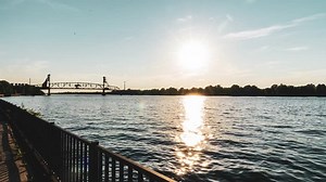Burlington Bristol Bridge New Jersey Riverfront: Stockvideos & Filmmaterial (100 % lizenzfrei) 1013004569 | Shutterstock