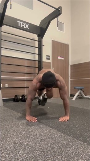 Navy seal burpees full body work out #subscribe #motivation #gymmotivation #burpees