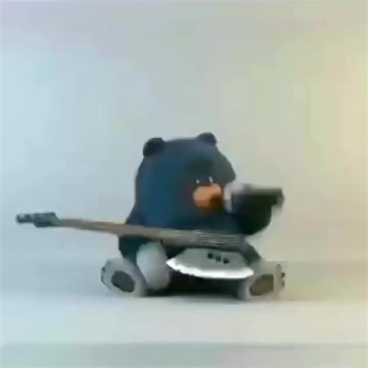 A little bass bear to kick into the weekend | Bass Magazine