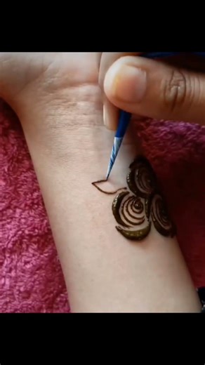 simple and easy mehandi design