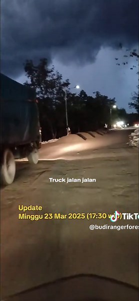 Update Truck jalan jalan Transkalimantan Ambawang #antreanpanjang #banjirambawang #truckjalanjalan #infomudiklebaran #transkalimantanbarat #Ambawang #pengikut #semuaorang #fypシ゚