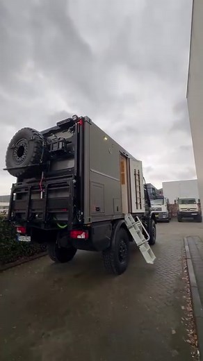 Stunning, Bliss knows how to build a overlander! 🎥 • @bliss_mobil 13 foot on a Unimog U5023🔥🤩 #blissmobil #travel #travelgoals #expeditionvehicles #unimog #unimogcamper #unimogcommunity #u5023 #expedition #explorepage #explore | Trekkrlife