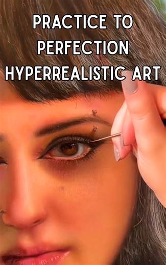 From practice to perfection: Lifesize figures and hyperrealistic art