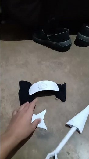 bandana do Naruto e a shuriken e a kunai