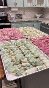 Cake by Kaity (@cake.by.kaity)’s video of How To Make Cake Pops