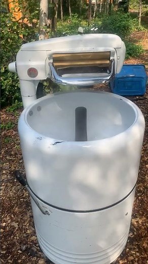1940’s General Electric wringer washer