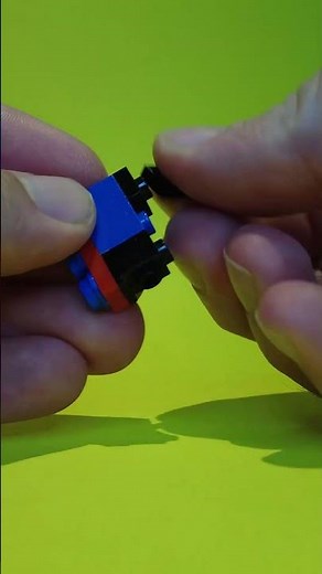 Worlds Smallest LEGO Thomas the Tank Engine - LEGO Tutorial