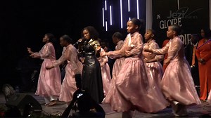 HADASSAH DANCE ET LOUTCHINA DECIUS - DE GLOIRE EN GLOIRE - 2EME EDITION - Cliquez sur ce lien pour plus... https://www.youtube.com/watch?v=aIG23ov-ll8 | James Alcindor