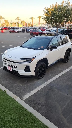 #creatorsearchinsights #Toyota #rav4 #xse #carculture plug-in hybrid 2026