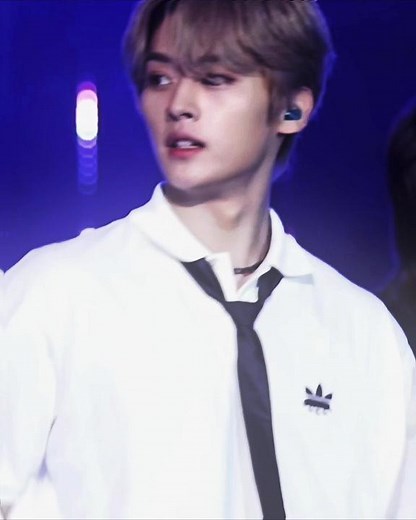 CRYING😩😩 #leeknow #edit #fyp BUY MY COLORINGS ON PAYHIP, LINK IN BIO !