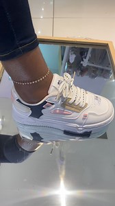 171K views · 3.8K reactions | Come through and shop with us your fav pair 殺❤️冀勺 Don’t forget to follow us on TikTok https://vm.tiktok.com/ZMM4DFGFp/ | Mud | Facebook