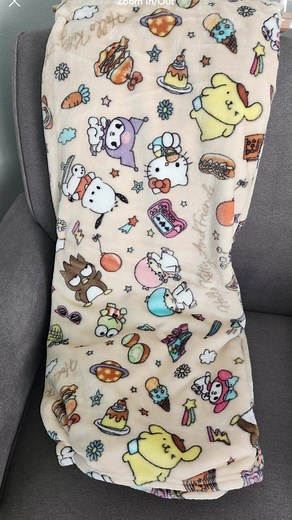 Honestly I’m not a fan of these two but so cool they included hello kitty and friends with a cream background this time around 🥰🤎💫 #marshalls #marshallsfind #tjmaxx #tjmaxxfind #hellokitty #hellokittyhunting #hellokittyandfriends #hellokittylover #hellokittyblankets #blankets #hellokittygirly #hellokittyaesthetic #hellokittycore #hellokittytok #sanriofinds #sanriohunting #sanriotok #sanriogirly #sanriocore #girlyfinds #cutefinds #throwblankets