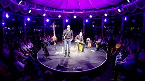 Am Liebsten singen wir über Dinge, von denen wir keine Ahnung haben. Heute: Die Arbeitswelt. Viel Spass mit "Kriech nicht da rein".Follower C und Rainer | die feisten