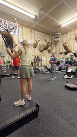 Heidi Swapp on Instagram: "Here’s how our Thanksgiving started! @chelsi.wood programmed a 90 min, 9 station, 18 movement circuit for 9 people! 30 seconds of work/ 30 second rest/ 3 rounds each. Thankful for my health. ❤️ for those who have encourages, supported and mentored me! I’m thankful for the PEOPLE who are part of this journey and SHIFT! #bestrong #startnow #shiftcollective"