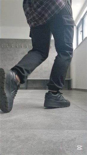 Trying Toe Taps at 120-ish BPM (still learning 😄) #shuffling #cuttingshapes #shuffledance