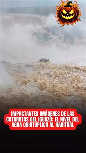 Nivel alto en las Cataratas del Iguazú — Río Iguazú entre Brasil y Argentina