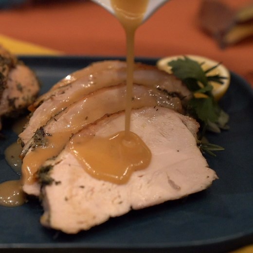 2.3M views · 16K reactions | I know #Thanksgiving is going to look a little different in America this year...that's why I'm putting together the ulimate dinner for small groups ! So today I'm showing you how to make a stunning and moist #Turkey Breast quick and easy ! Don't forget to show me your results too !! Gx Get the full recipe here: https://www.gordonramsay.com/gr/recipes/turkey-breast-and-gravy/ | Gordon Ramsay | Facebook