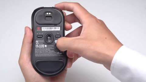 BenQ Zowie U2-DW 4K Wireless Mouse for Esports, ​Sports Science, 4K Enhanced Receiver, 60g, Symmetrical, Driverless, 3950 Sensor, 4K Polling Rate Wireless Mouse (U | 3950 Sensor | Symmetrical)