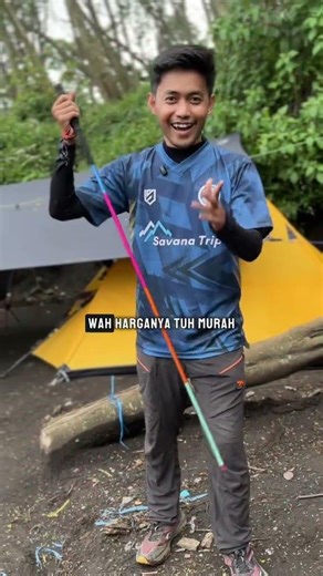 Trekking Pole Ultralight itu ngga cuma buat Trail Running aja. Mendaki Gunung biasa juga bisa lohh !
