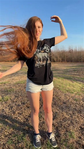 Ginger Girl (@gingergirl.love)’s videos with original sound - Mr. Moon