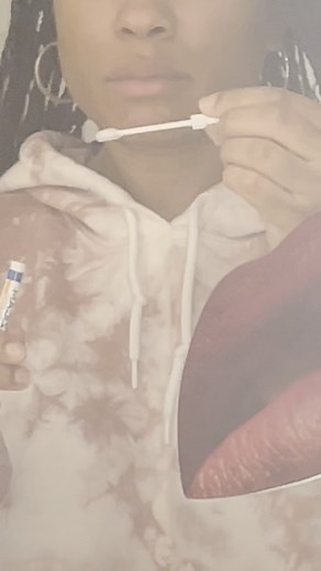 Watch How to apply Zicam Nasal Swabs&colon; Product Demo on Amazon Live