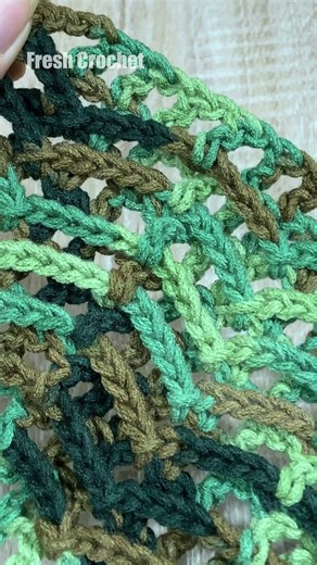 STUNNING INTERWOVEN WAVE STITCH 🌿 #easycrochet #crochetforbeginners #freecrochetpattern #shorts