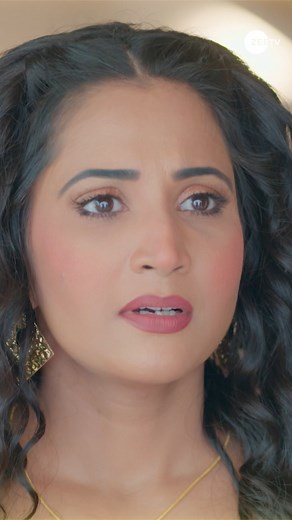Poonam ki baaton ka matlab kya samajh paayenge Radha aur Mohan? Dekhiye #PyarKaPehlaNaamRadhaMohan, har roz, raat 8:00 baje, sirf #ZeeTV par aur kahin bhi, kabhi bhi ZEE5 Shows par: https://zee5.onelink.me/RlQq/RadhaMohan #RadhaMohanKaNayaAdhyaay #ZeeOnTheGoReels #SaarvieOmana #NeeharikaRoy #ShabirAhluwalia | ZEE TV