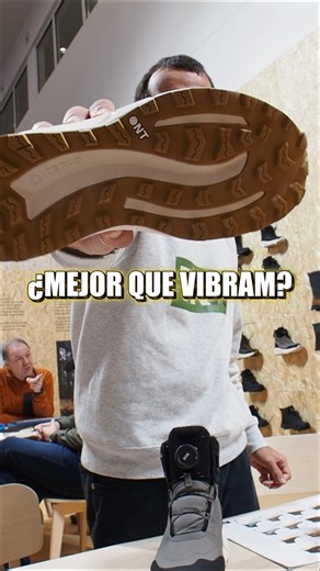 Nordic Traction es el nuevo compuesto desarrollado por la casa sueca Icebug, y según sus propias pruebas, supera a Vibram en adherencia y resistencia sobre roca y nieve. 🧊🪨 Una apuesta clara por el agarre en condiciones reales, donde cada paso cuenta. ¿Tú también crees que alguien puede destronar a Vibram? | TREKKINGReview