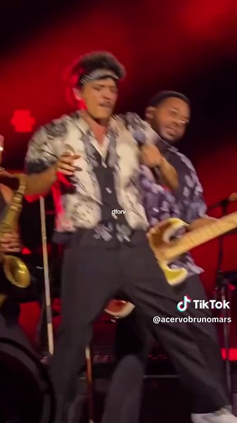 Bruno Mars Concert: Dance Highlights and Perm Styles