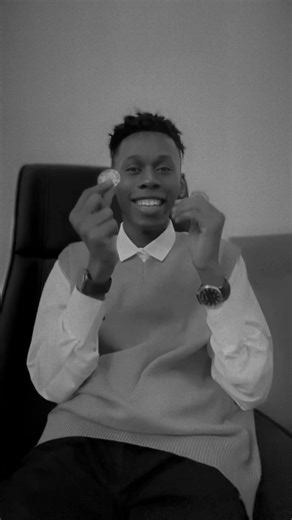 Magician does unexplainable magic with poker chip | Babs Cardini