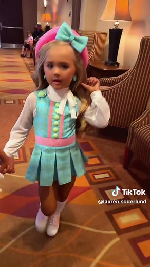 The Sassiest Pageant Queens: A Glitz Pageant Showcase