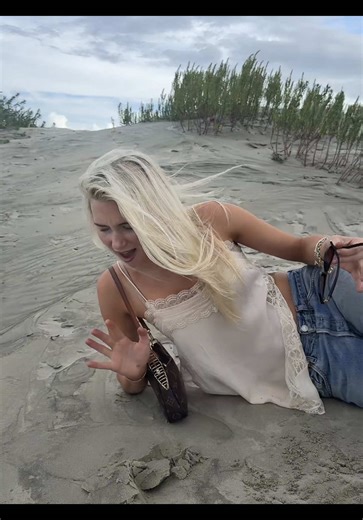 The Summer I Turned Pretty: A Familiar Beach Scene