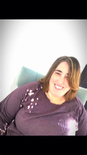 Hair with Heart at The Pink Salon 💖 Today, Jovi at The Pink Salon created a bronze sun-kissed look with a soft razor fringe cut for one of the kindest souls we know. This isn’t just hair—this is honoring a woman who fundraises for people in need, raises thousands, and shows up for others with everything she has. Selfless, strong, and full of grace—she gives her all without expecting anything back. At The Pink Salon, we’re more than a color studio—we’re a space where beauty meets connection. We 