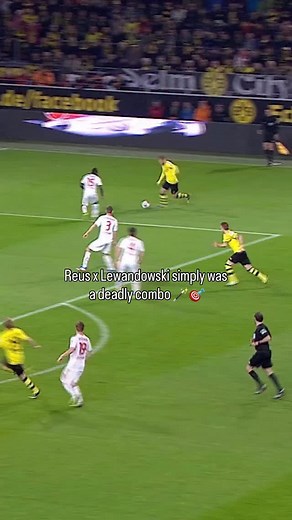 Finesse and finishing in the blink of an eye 👁️ | Borussia Dortmund