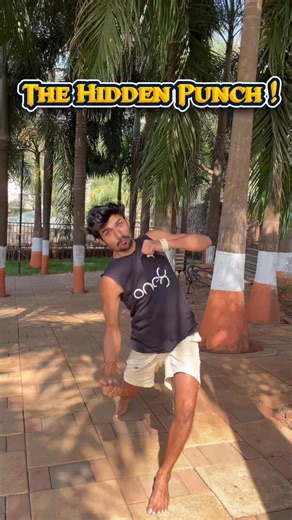 Ashish Yadav on Instagram: "Mike Tyson’s signature🤫combo 😲technique, tutorial🧘‍♂️ . . . #boxing #kickboxing #mma #martialarts #reels"