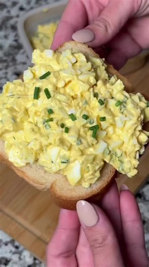 Creamy Egg Salad ⤵️ - 12 hard boiled eggs 1/2 cup mayonnaise 1 tbsp yellow mustard 1 dash Worcestershire sauce 1 tbsp dill pickle juice 1 tsp fresh lemon juice 1/2 tsp onion powder 1/2 tsp garlic powder 1/2 tsp smoked paprika 1/2 tsp black pepper 1/4 tsp salt 1 tbsp hot sauce 1 tbsp chopped dill 1 tbsp chopped chives 1. Start by separating the yolks from the whites, then chop the whites finely and add them into a bowl. 2. To the yolks, add the mayo, mustard, Worcestershire sauce, pickle juice, l