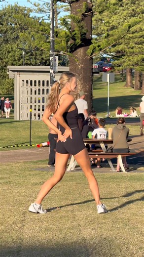 You ripped your pants prank😂😂 | Oxlee