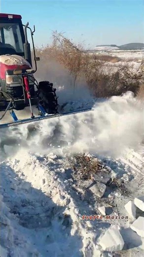 Déneigement Efficace avec une Souffleuse sur Tracteur