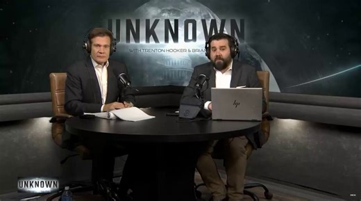🚨Professor Michio Kaku Weighs in on UFO Files "Well, of the batch that just came by the other day, one shows a twinkling star.It looks like an ordinary star except it's much larger and has points, but then it moves. Stars don't do that. It starts to move to the left, to the right, and you say to yourself, "No, what is that? That is no ordinary star, no satellite, no airplane, no rocket. Rockets and airplanes, they don't go moving around left and right, left and right. But there it is right on t