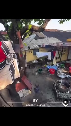 162K views · 3.1K reactions | La fouine se fait tresser dans les rues de Conakry par des vielles et jeune fille | Fresh Guinea | Facebook