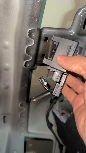 1.3M views · 785 reactions | GMC Keyfob Antenna Fix | Abdullah auto electrician | Facebook