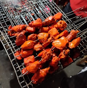 Delicious Roast Chicken at Police Bazar, Shillong | Shillong Street Food | Food India