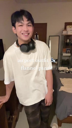 Comfy Flannel Pants Airport Outfit Ideas