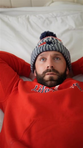 Laundry taking over your free time? Let us handle it! • Pickup in 24 hours • Wash, dry, fold & delivery Get back to living! | HappyNest