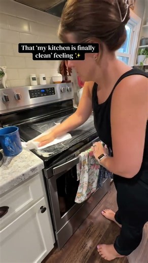 Transform Your Kitchen: Ultimate Glass Stovetop Cleaning Tips 🚿✨ #KitchenHacks #CleanWithMe
