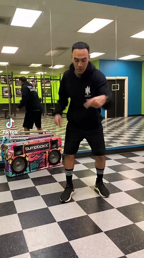 57K views · 881 reactions | Jazz Split Tutorial #jazzsplit #split #splits #dancetutorial #danceteacher #dancelife #hiphopdance #jazzdance #dance #breakdancing | Anthony Silva | Facebook