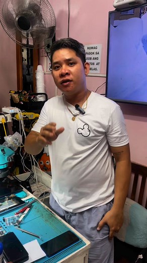 78K views · 2.9K reactions | Iphone xr nahulog daw sa motor problem solve ey 酪 #kakumpuni #Trustedtechnician #ianandrewdelacruz #shilohmarianscprepairshop #cellphonerepairshop | Shiloh Marian’s Cellphone Repair Shop | Facebook