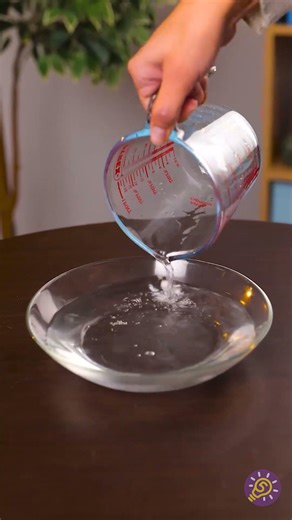 ¡Ella restaura la ropa blanca con un simple truco del botiquín de medicamentos! 💊👕